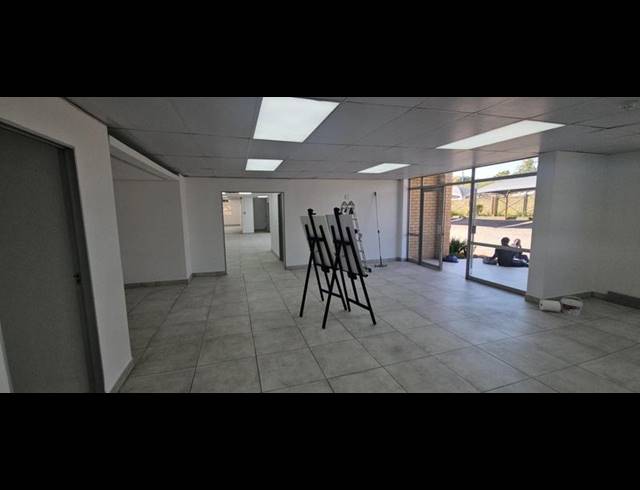 BUSINESS PROPERTY TO RENT IN HALFWAY GARDENS
